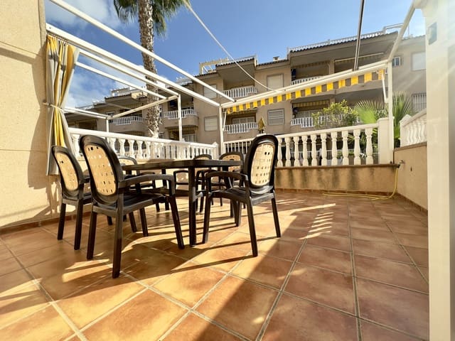 Apartamento de 3 habitaciones en Las Viñas, Guardamar del Segura en alquiler con piscina - 700 € (Ref: 8929462)