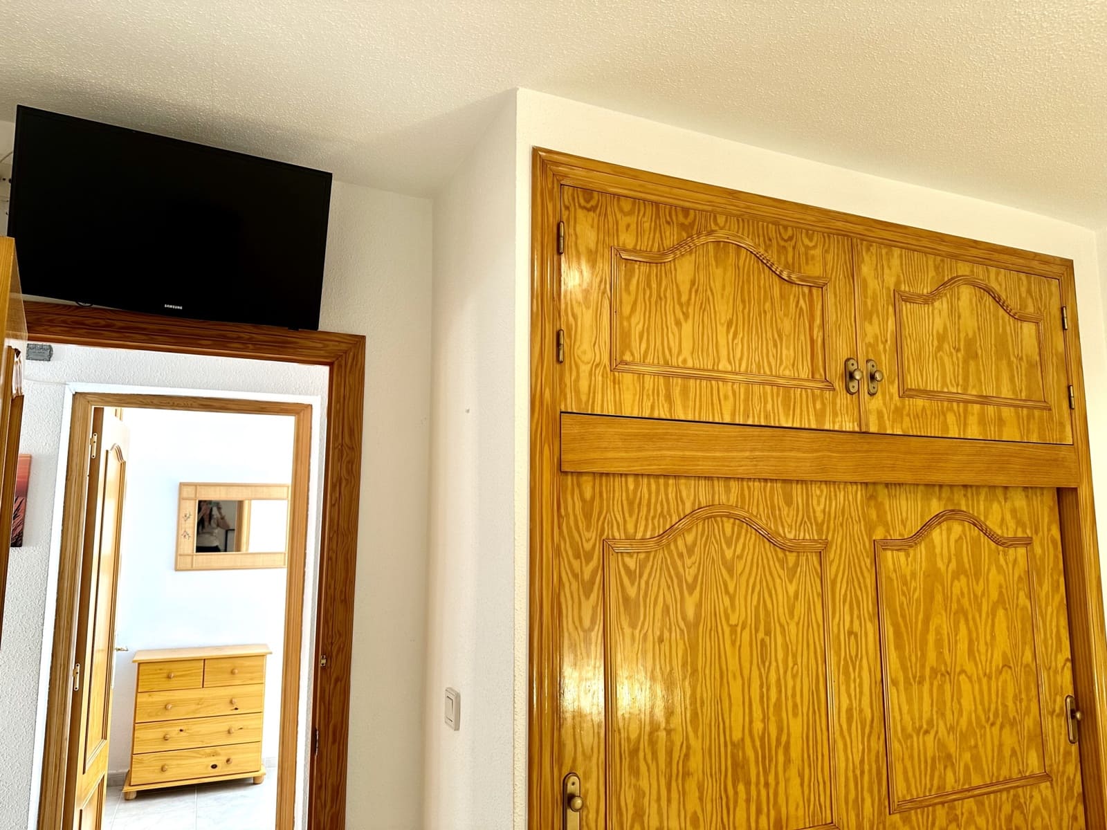 Apartamento de 3 habitaciones en Guardamar del Segura en alquiler con piscina - 700 € (Ref: 8929462)