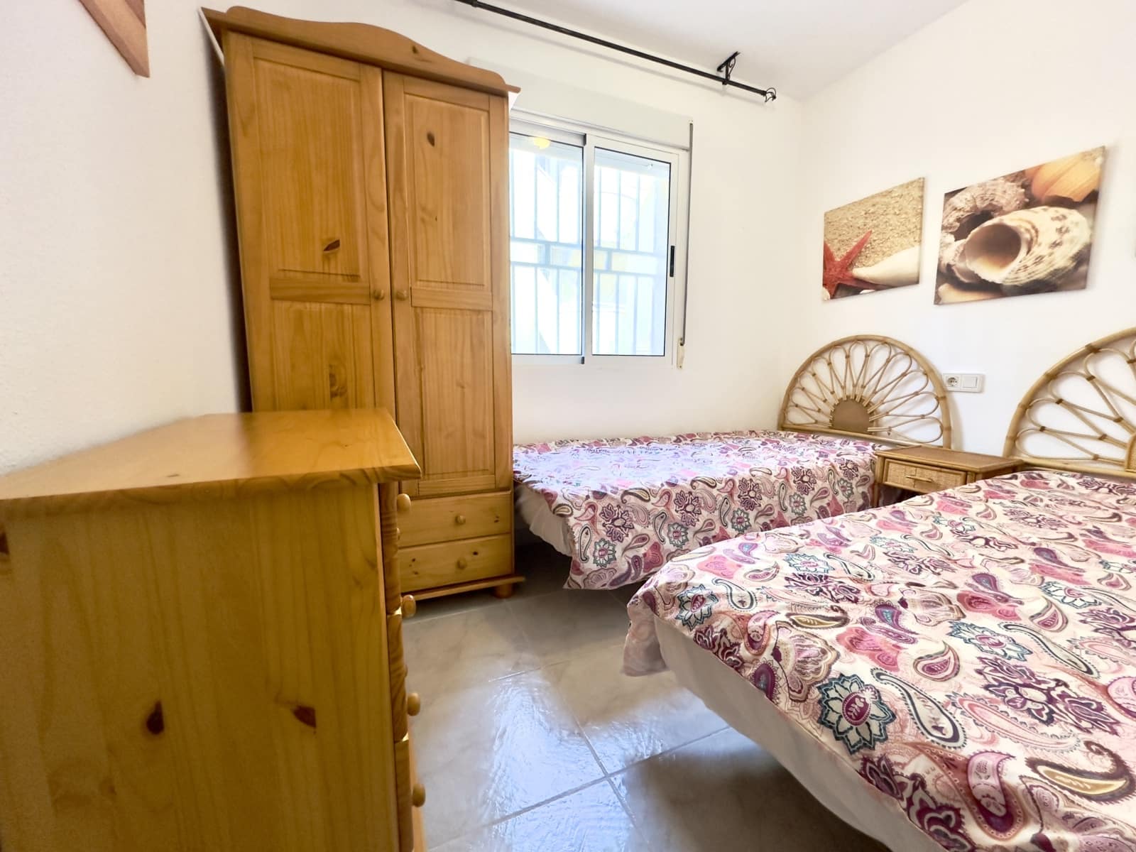 Apartamento de 3 habitaciones en Guardamar del Segura en alquiler con piscina - 700 € (Ref: 8929462)