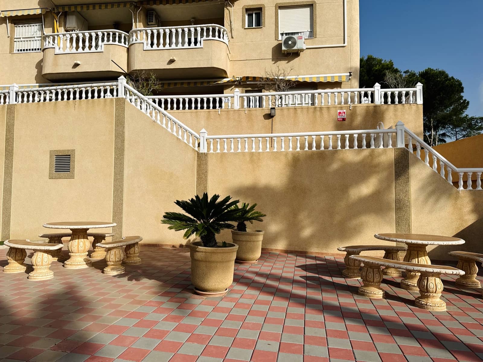 Apartamento de 3 habitaciones en Guardamar del Segura en alquiler con piscina - 700 € (Ref: 8929462)