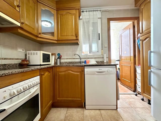 3 makuuhuone Bungalow vuokrattavana paikassa El Edén, Guardamar del Segura mukana uima-altaan 
autotalli - 750 € (Ref: 9184878)