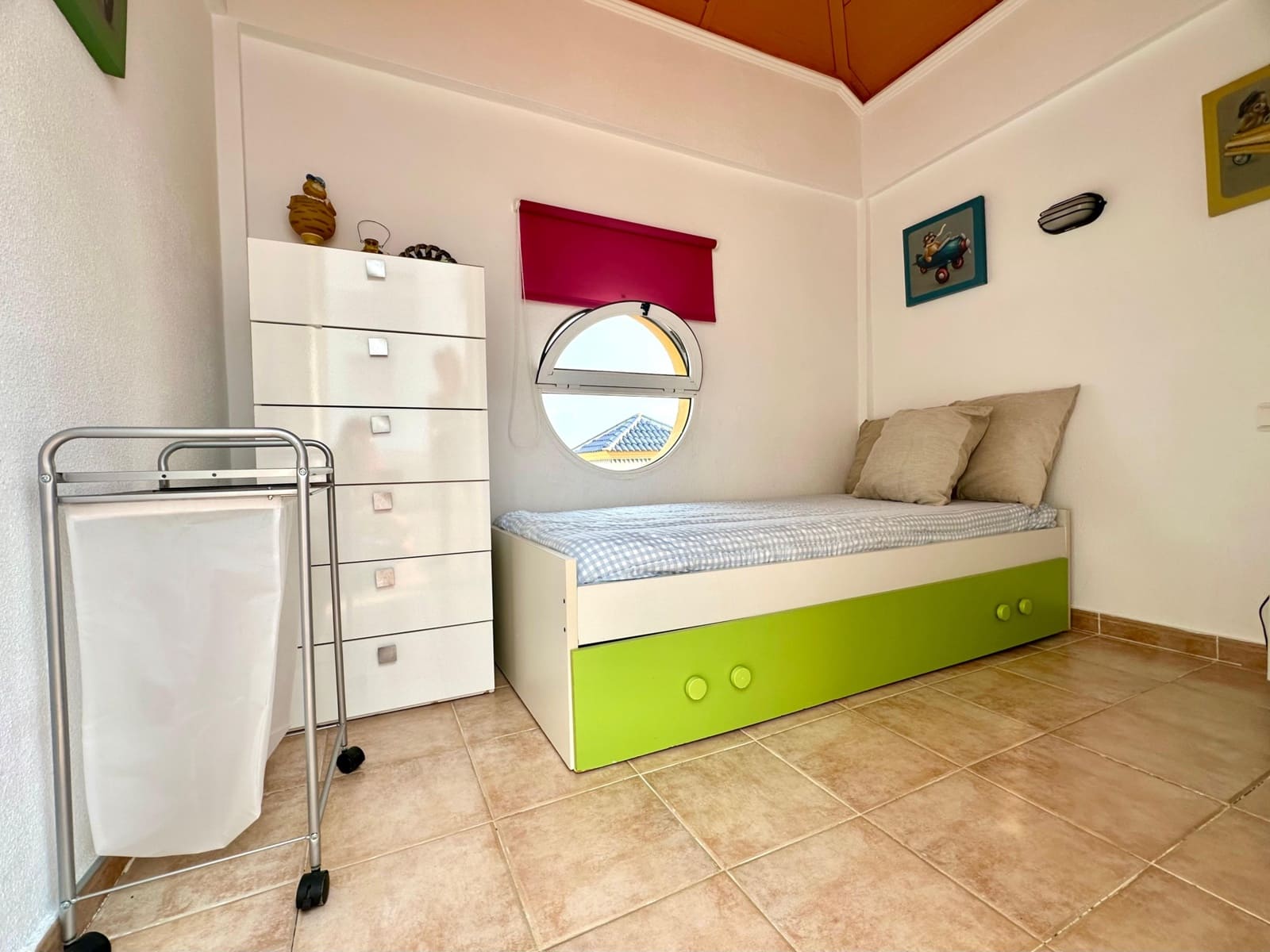 3 makuuhuone Bungalow vuokrattavana paikassa Guardamar del Segura mukana uima-altaan 
autotalli - 750 € (Ref: 9184878)