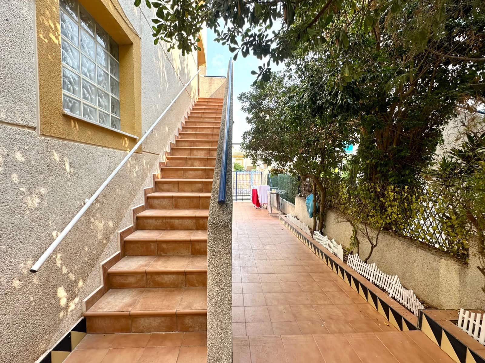 3 makuuhuone Bungalow vuokrattavana paikassa Guardamar del Segura mukana uima-altaan 
autotalli - 750 € (Ref: 9184878)