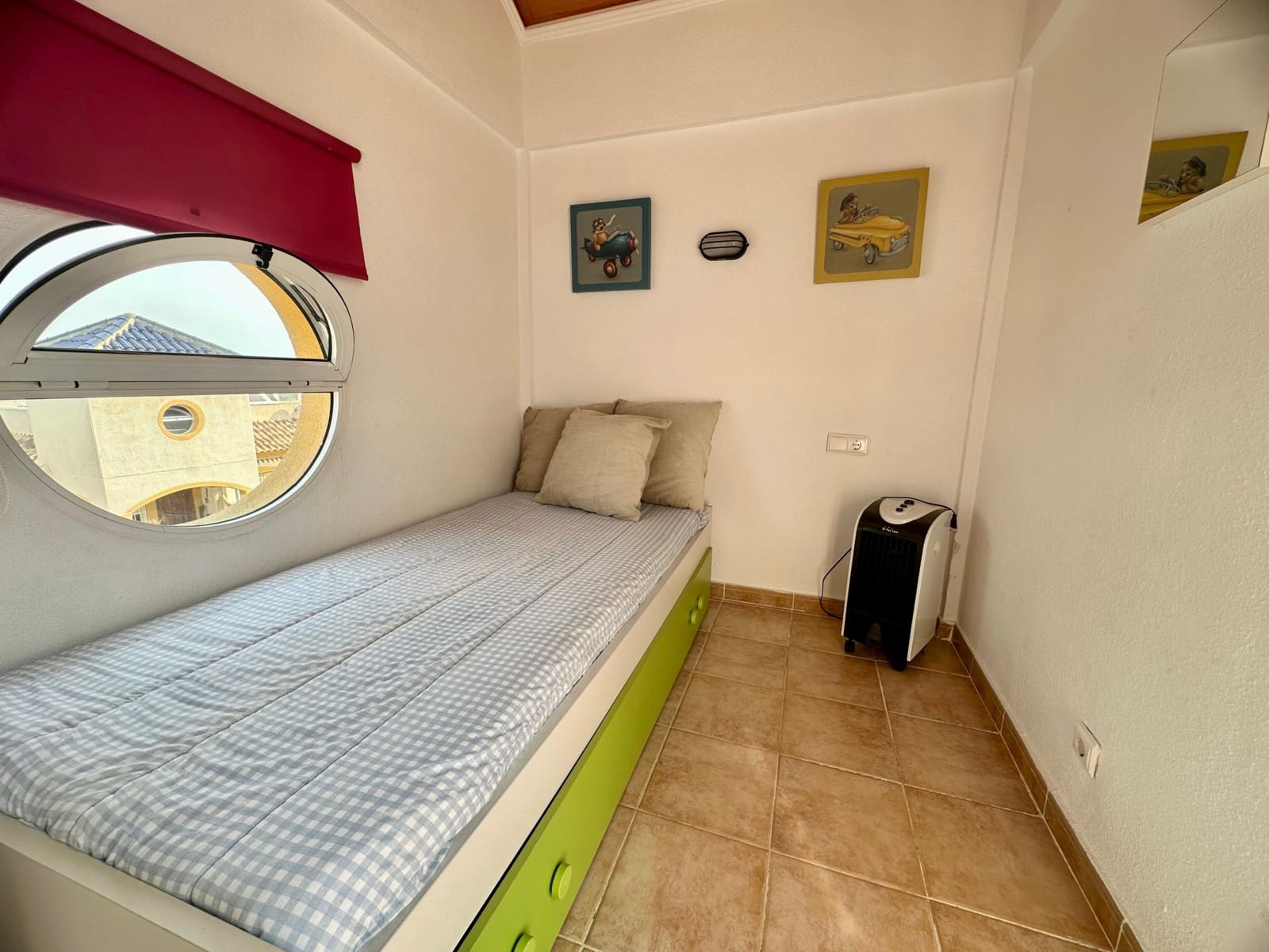3 makuuhuone Bungalow vuokrattavana paikassa Guardamar del Segura mukana uima-altaan 
autotalli - 750 € (Ref: 9184878)