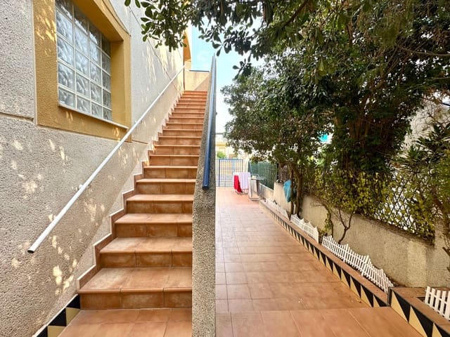 3 makuuhuone Bungalow vuokrattavana paikassa El Edén, Guardamar del Segura mukana uima-altaan 
autotalli - 750 € (Ref: 9184878)