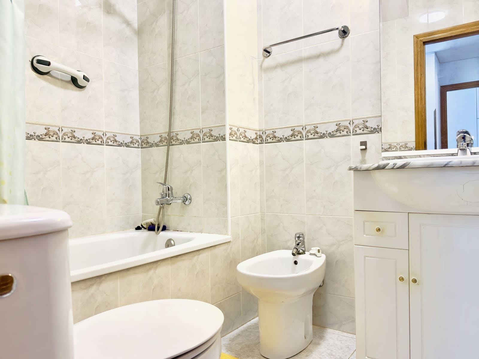 1 slaapkamer Appartement te huur in Guardamar del Segura - € 500 (Ref: 9197153)