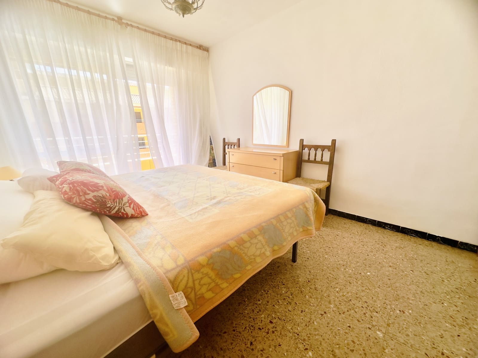 1 slaapkamer Appartement te huur in Guardamar del Segura - € 500 (Ref: 9197153)