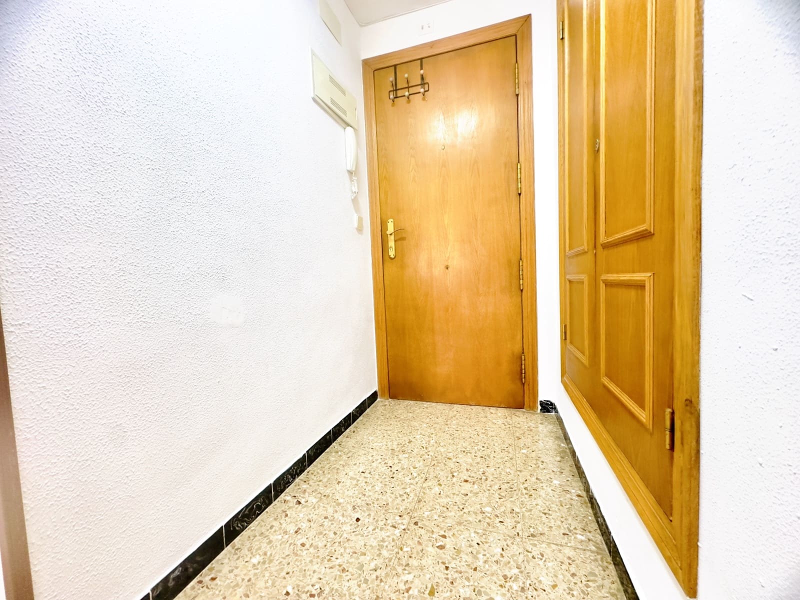 1 slaapkamer Appartement te huur in Guardamar del Segura - € 500 (Ref: 9197153)