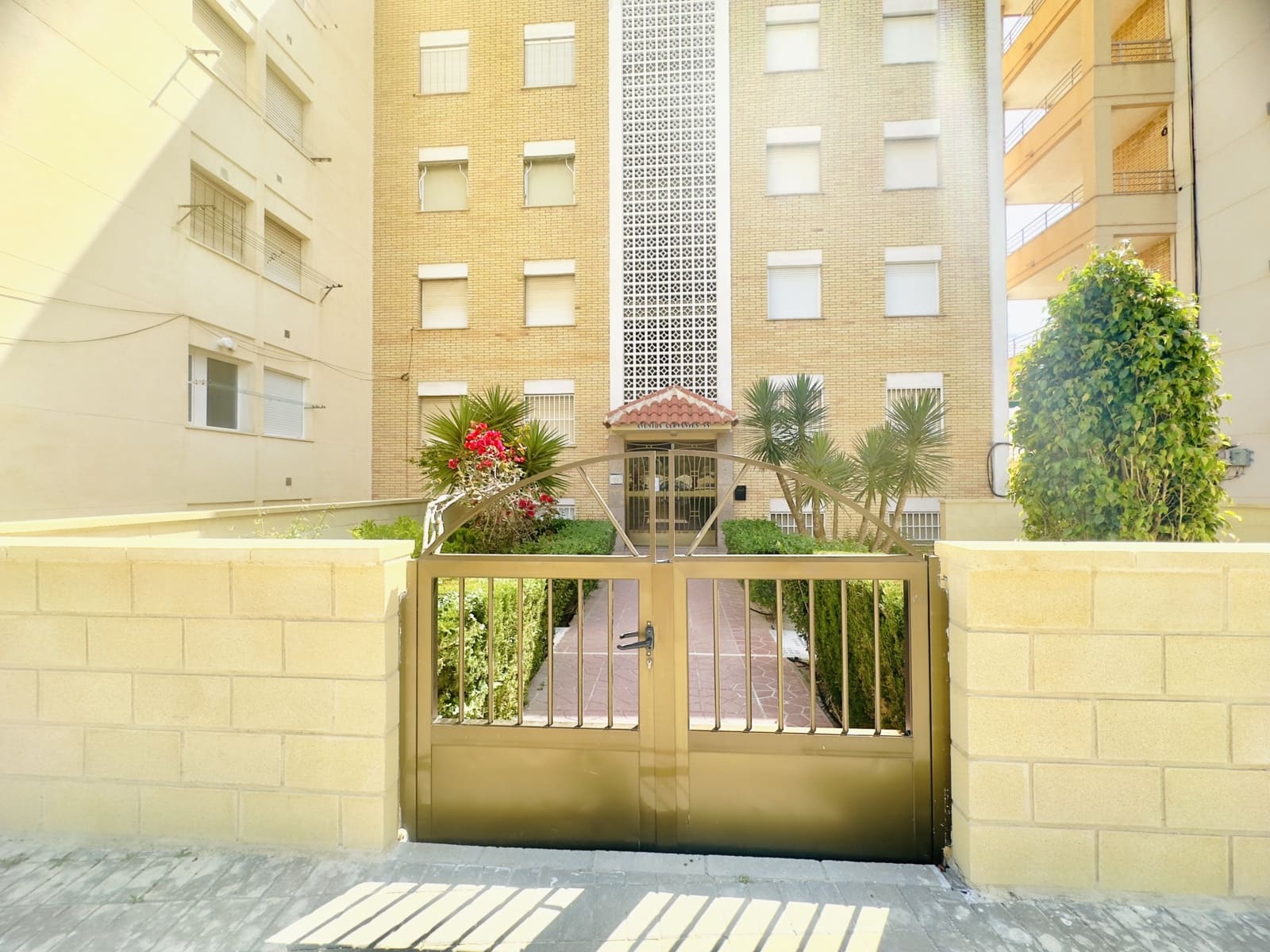 1 slaapkamer Appartement te huur in Guardamar del Segura - € 500 (Ref: 9197153)