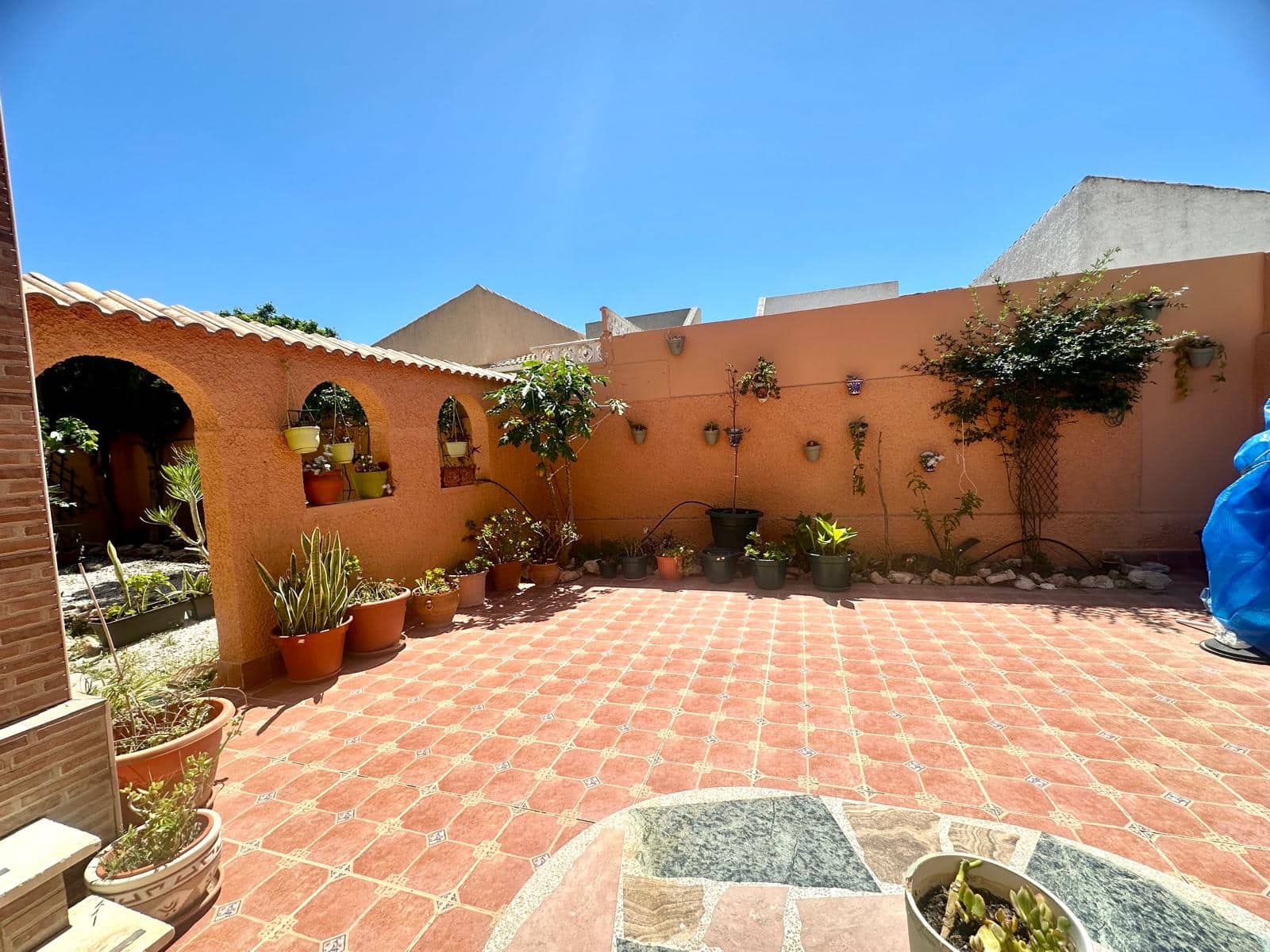 4 Zimmer Villa zu vermieten in Torrevieja mit Garage - 1.100 € (Ref: 9207609)