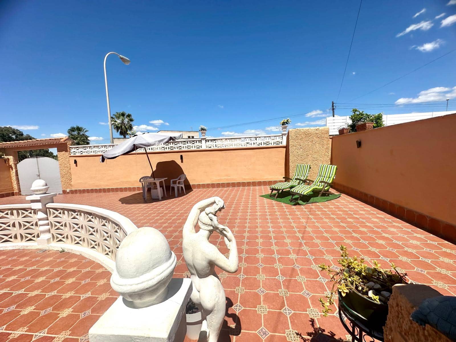 4 Zimmer Villa zu vermieten in Torrevieja mit Garage - 1.100 € (Ref: 9207609)