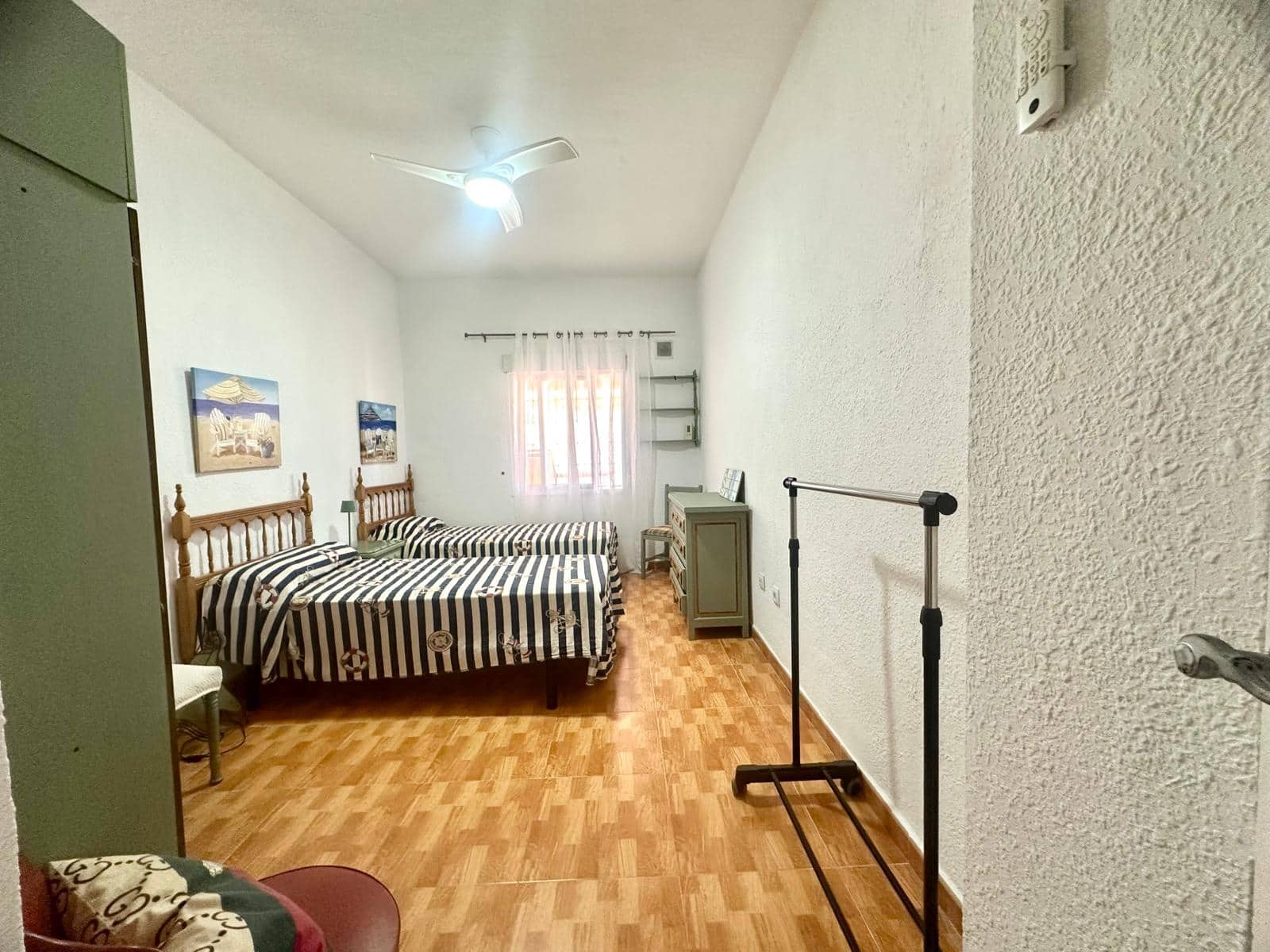 4 Zimmer Villa zu vermieten in Torrevieja mit Garage - 1.100 € (Ref: 9207609)