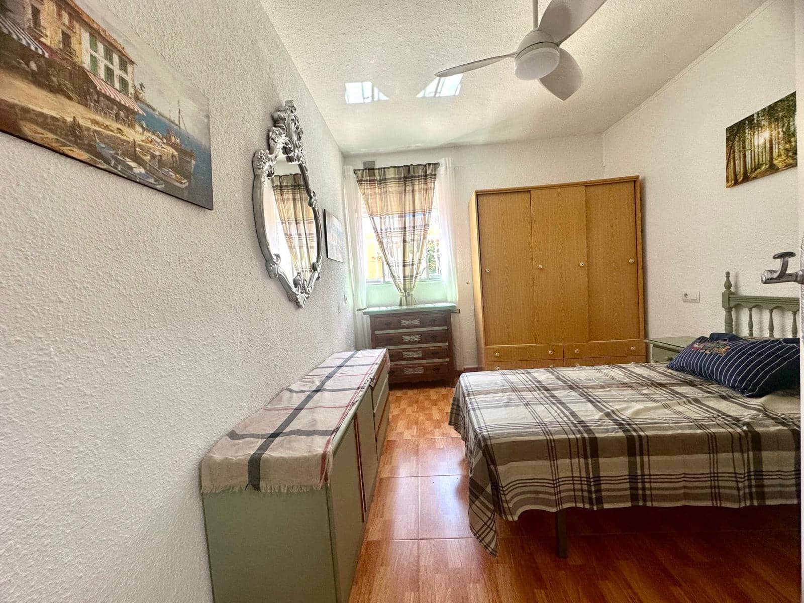 4 Zimmer Villa zu vermieten in Torrevieja mit Garage - 1.100 € (Ref: 9207609)