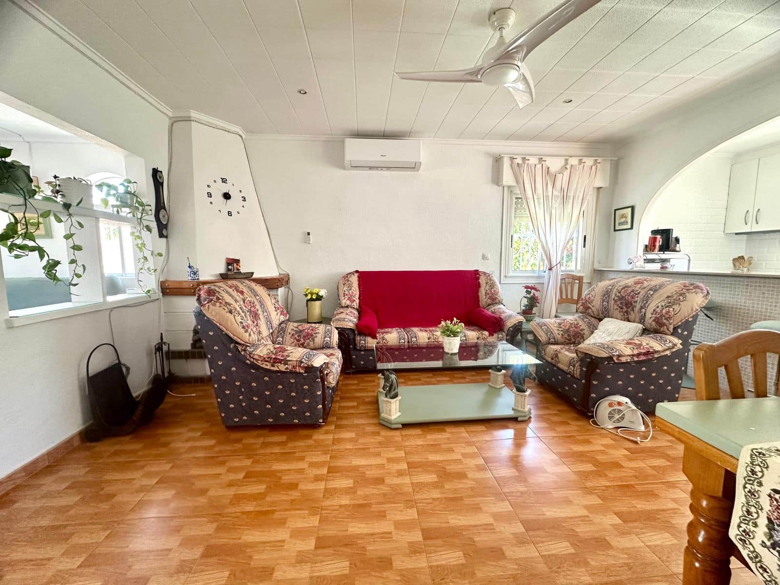 4 Zimmer Villa zu vermieten in Torrevieja mit Garage - 1.100 € (Ref: 9207609)