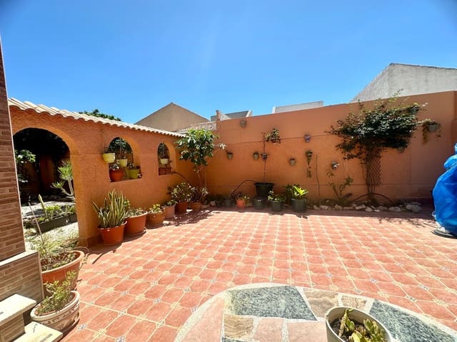 4 Zimmer Villa zu vermieten in Centro - Muelle Pesquero, Torrevieja mit Garage - 1.100 € (Ref: 9207609)