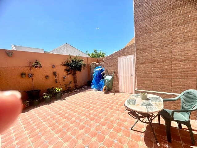4 Zimmer Villa zu vermieten in Centro - Muelle Pesquero, Torrevieja mit Garage - 1.100 € (Ref: 9207609)