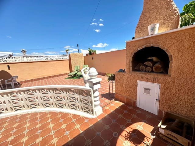 4 Zimmer Villa zu vermieten in Centro - Muelle Pesquero, Torrevieja mit Garage - 1.100 € (Ref: 9207609)