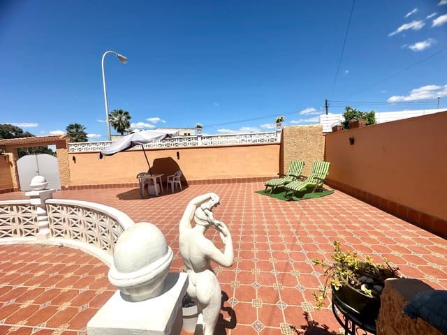 4 Zimmer Villa zu vermieten in Centro - Muelle Pesquero, Torrevieja mit Garage - 1.100 € (Ref: 9207609)