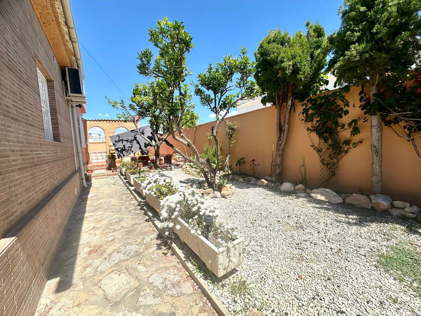 4 Zimmer Villa zu vermieten in Torrevieja mit Garage - 1.100 € (Ref: 9207609)