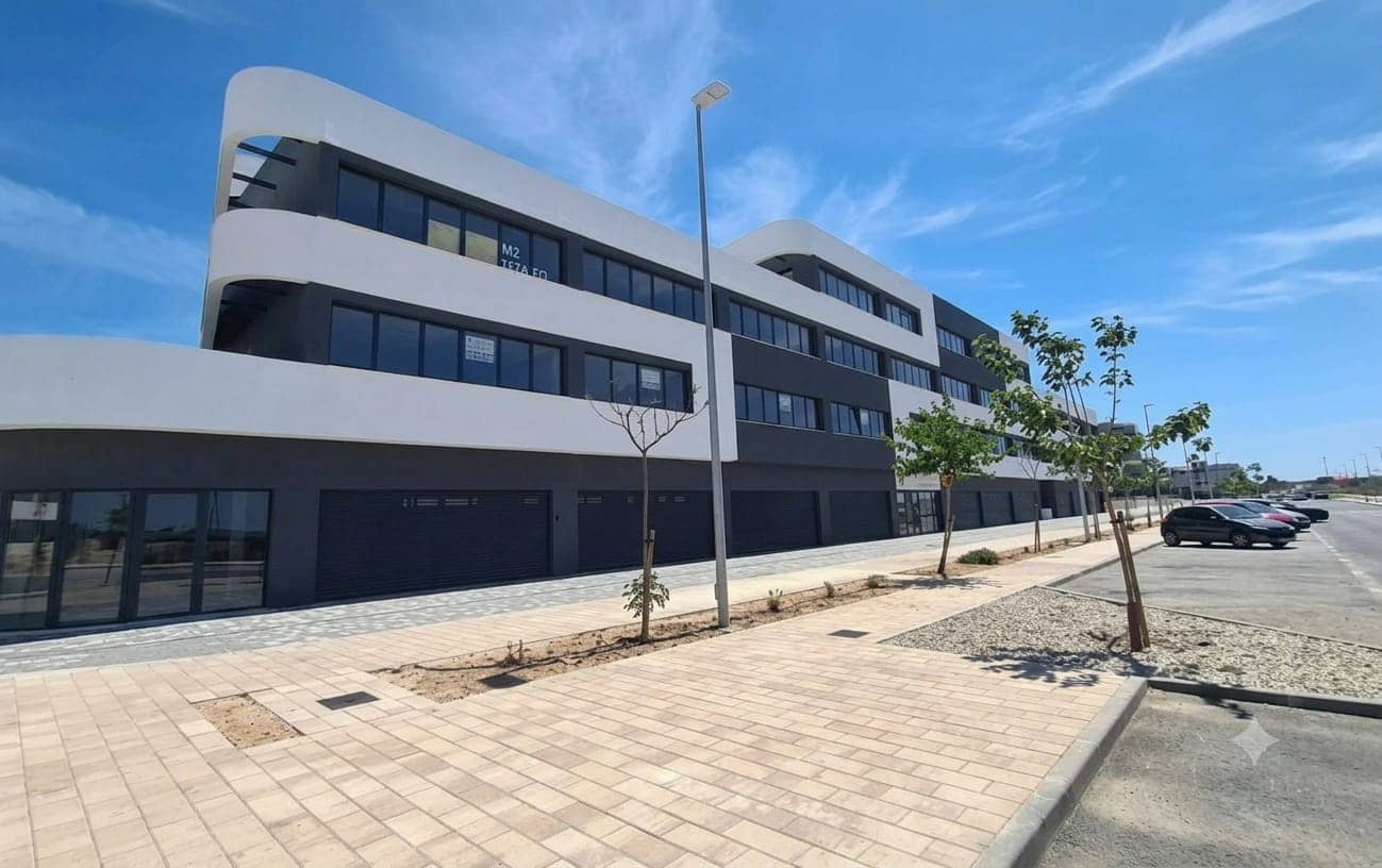 Erhverv til leje i Torrevieja med garage - € 1.300 (Ref: 9946277)