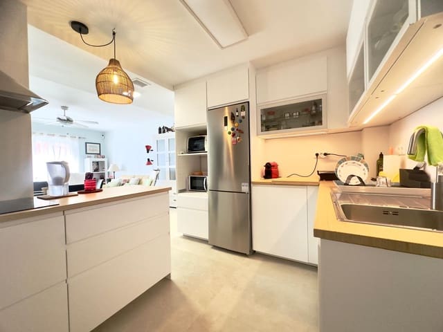 3 makuuhuone Huoneisto vuokrattavana paikassa Torrevieja - 700 € (Ref: 9946278)
