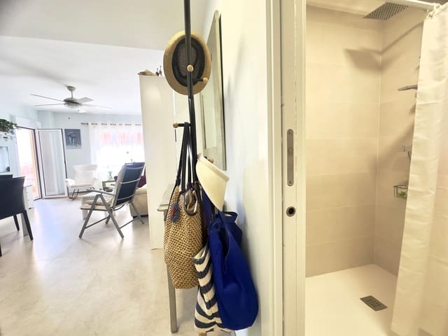 3 makuuhuone Huoneisto vuokrattavana paikassa Torrevieja - 700 € (Ref: 9946278)