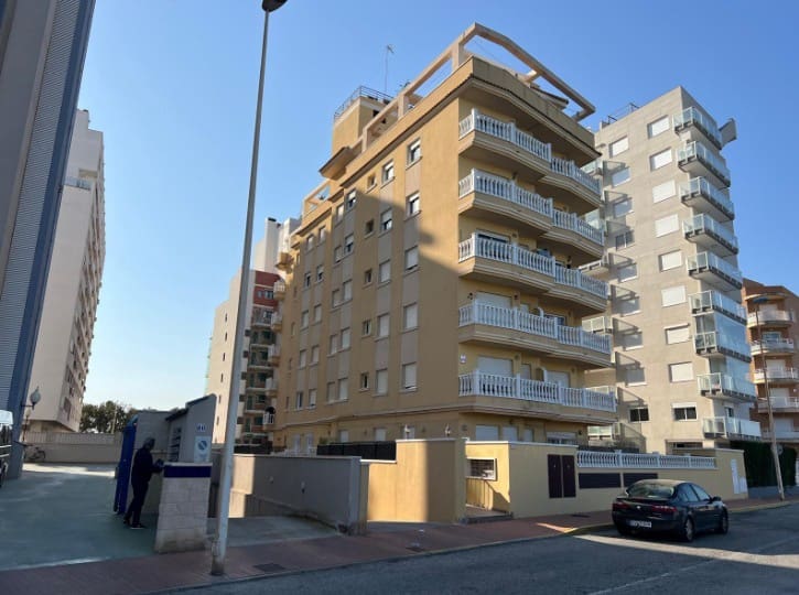 2 sovrum Lägenhet till salu i Guardamar del Segura med pool garage - 155 000 € (Ref: 9946279)