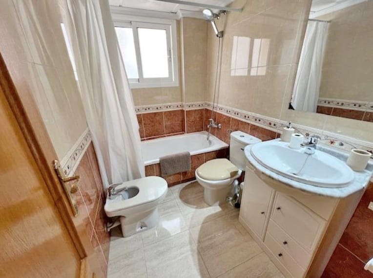 2 sovrum Lägenhet till salu i Guardamar del Segura med pool garage - 155 000 € (Ref: 9946279)