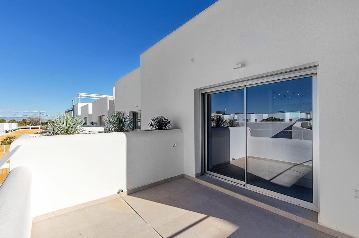 Apartamento de 3 habitaciones en Dolores en venta con piscina garaje - 279.900 € (Ref: 9946280)