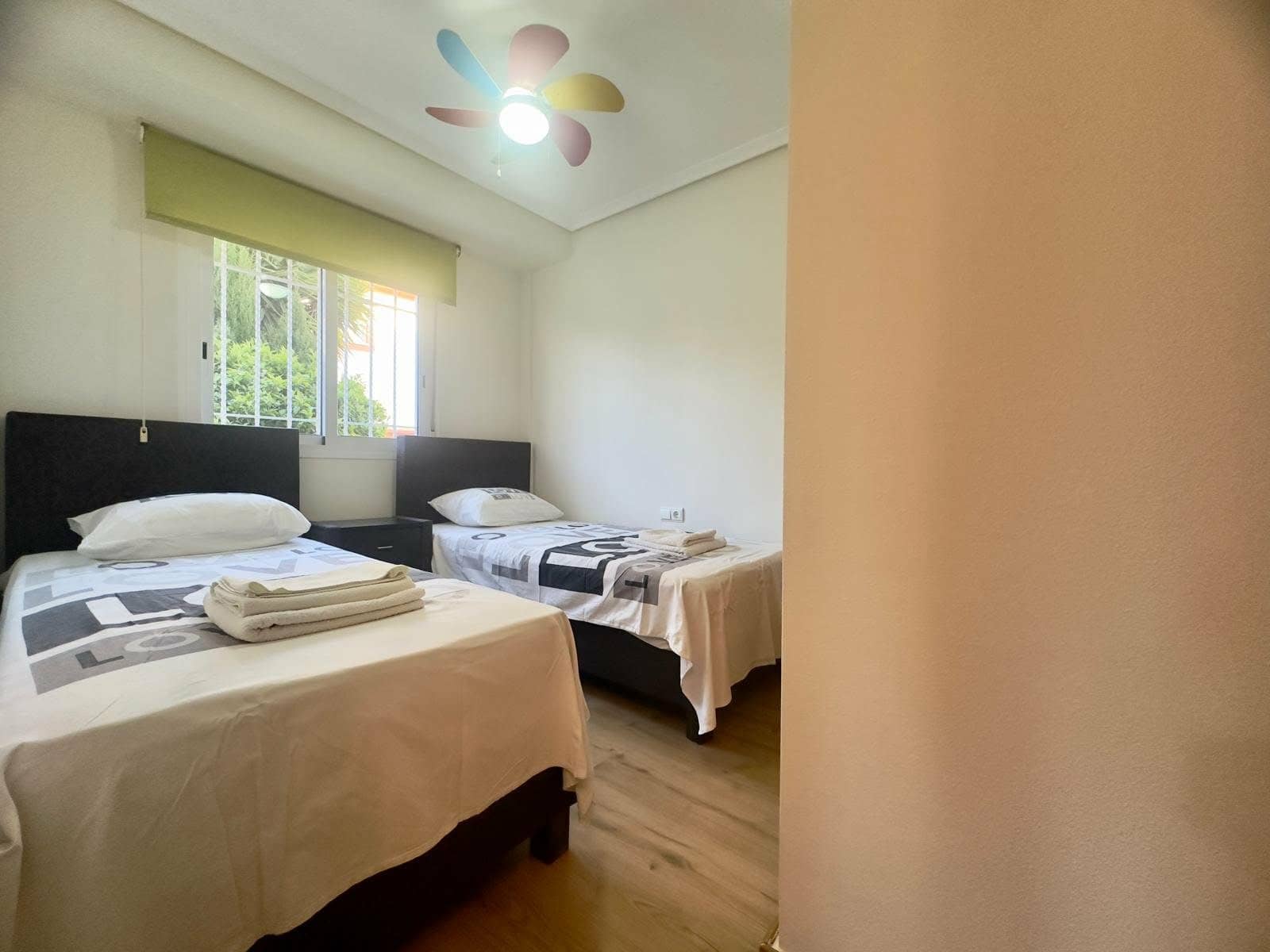 3 quarto Moradia Geminada para arrendar em San Fulgencio com piscina - 1 500 € (Ref: 9946287)