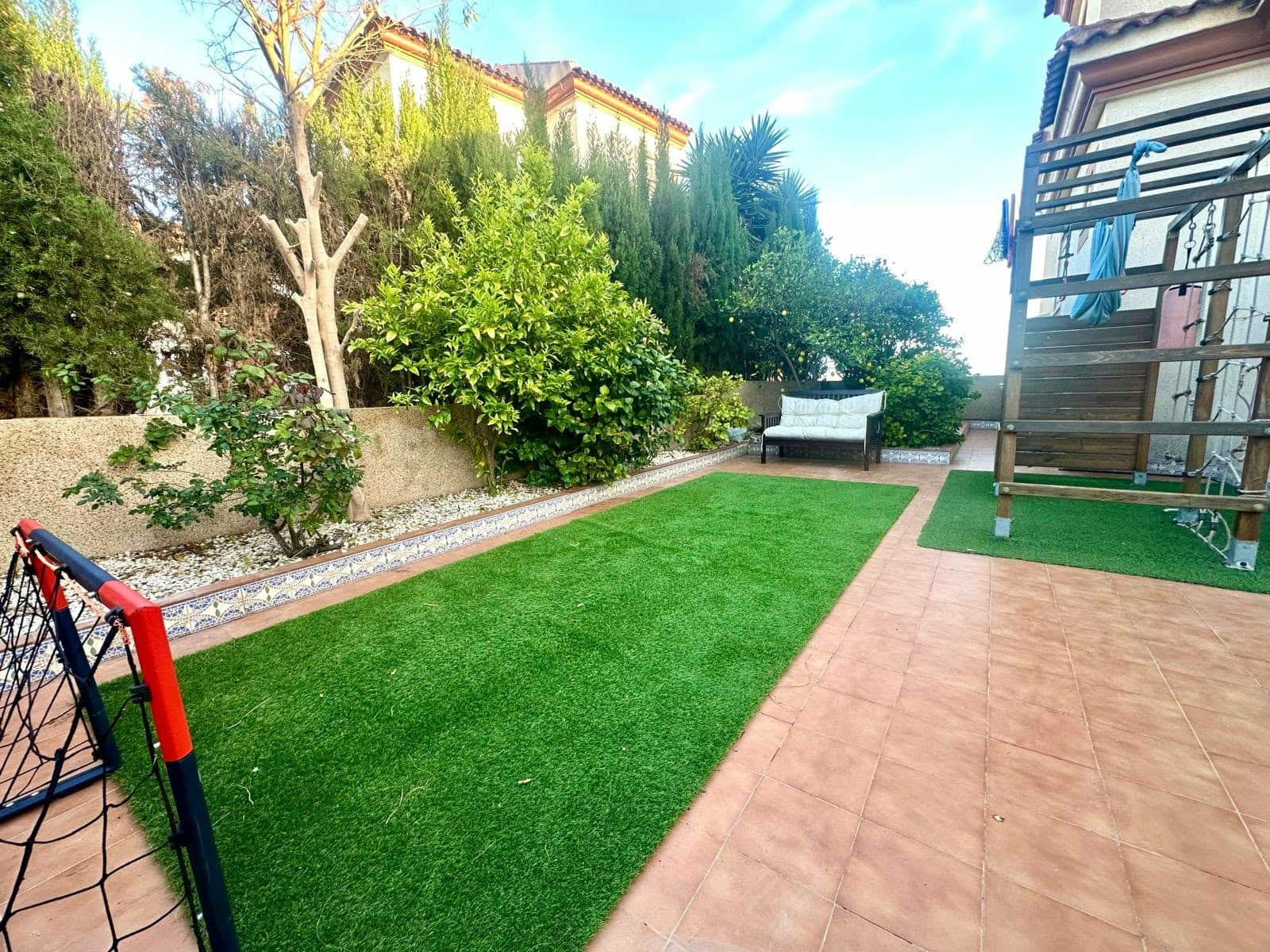 3 quarto Moradia Geminada para arrendar em San Fulgencio com piscina - 1 500 € (Ref: 9946287)