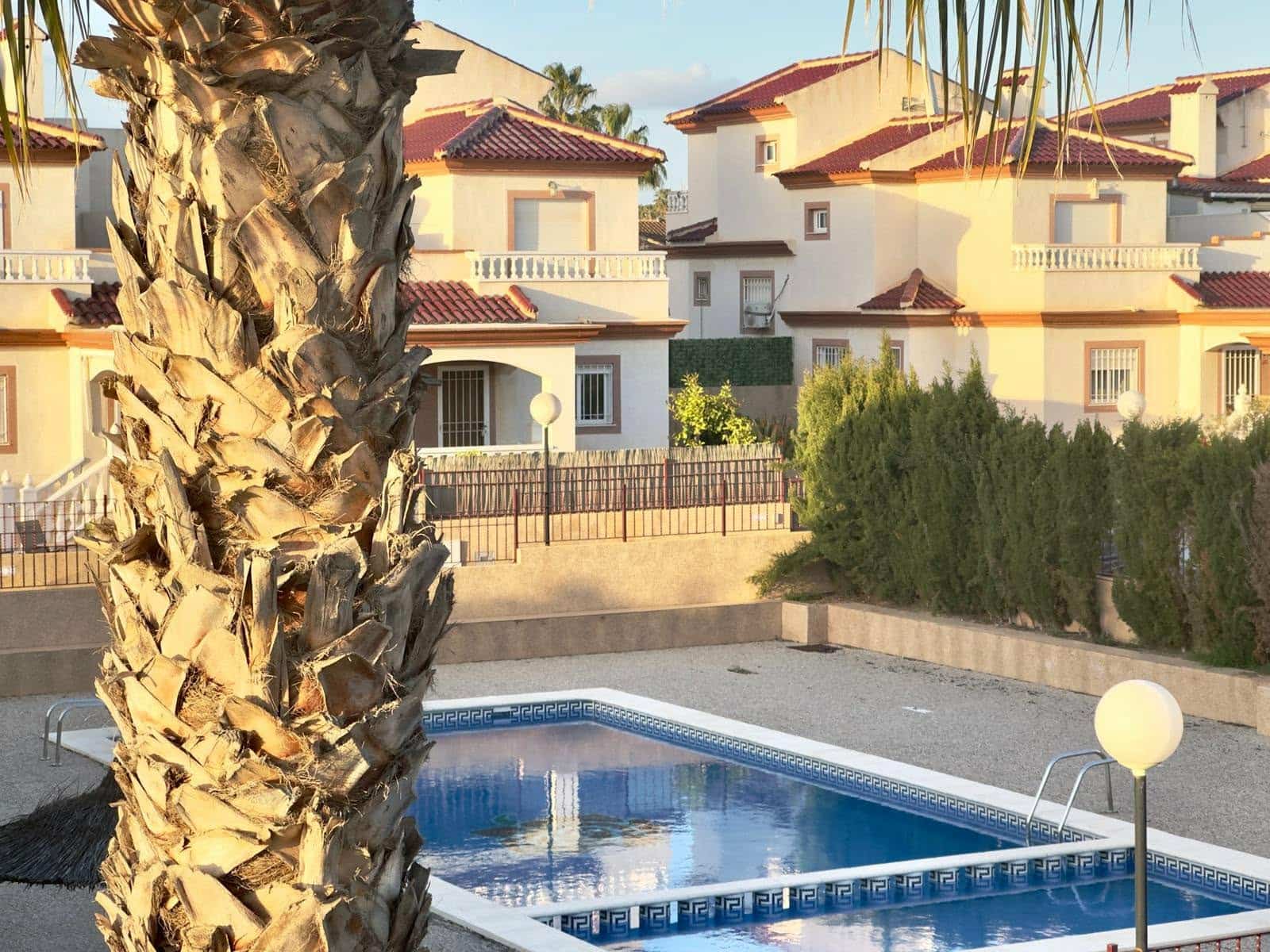 3 quarto Moradia Geminada para arrendar em San Fulgencio com piscina - 1 500 € (Ref: 9946287)