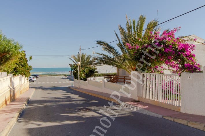 Apartamento de 2 habitaciones en Guardamar del Segura en venta - 175.000 € (Ref: 9946288)