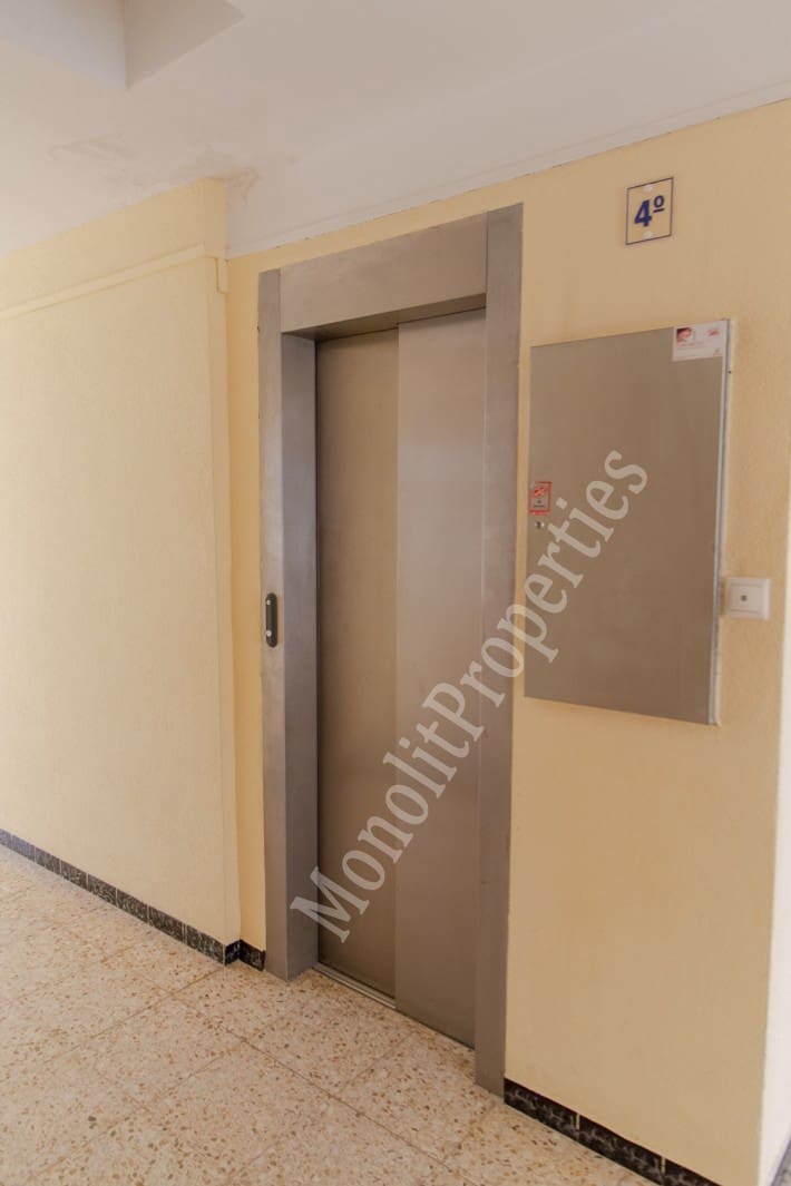 Apartamento de 2 habitaciones en Guardamar del Segura en venta - 175.000 € (Ref: 9946288)