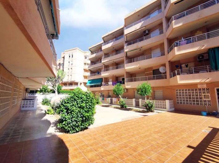 Apartamento de 2 habitaciones en Guardamar del Segura en venta - 175.000 € (Ref: 9946288)