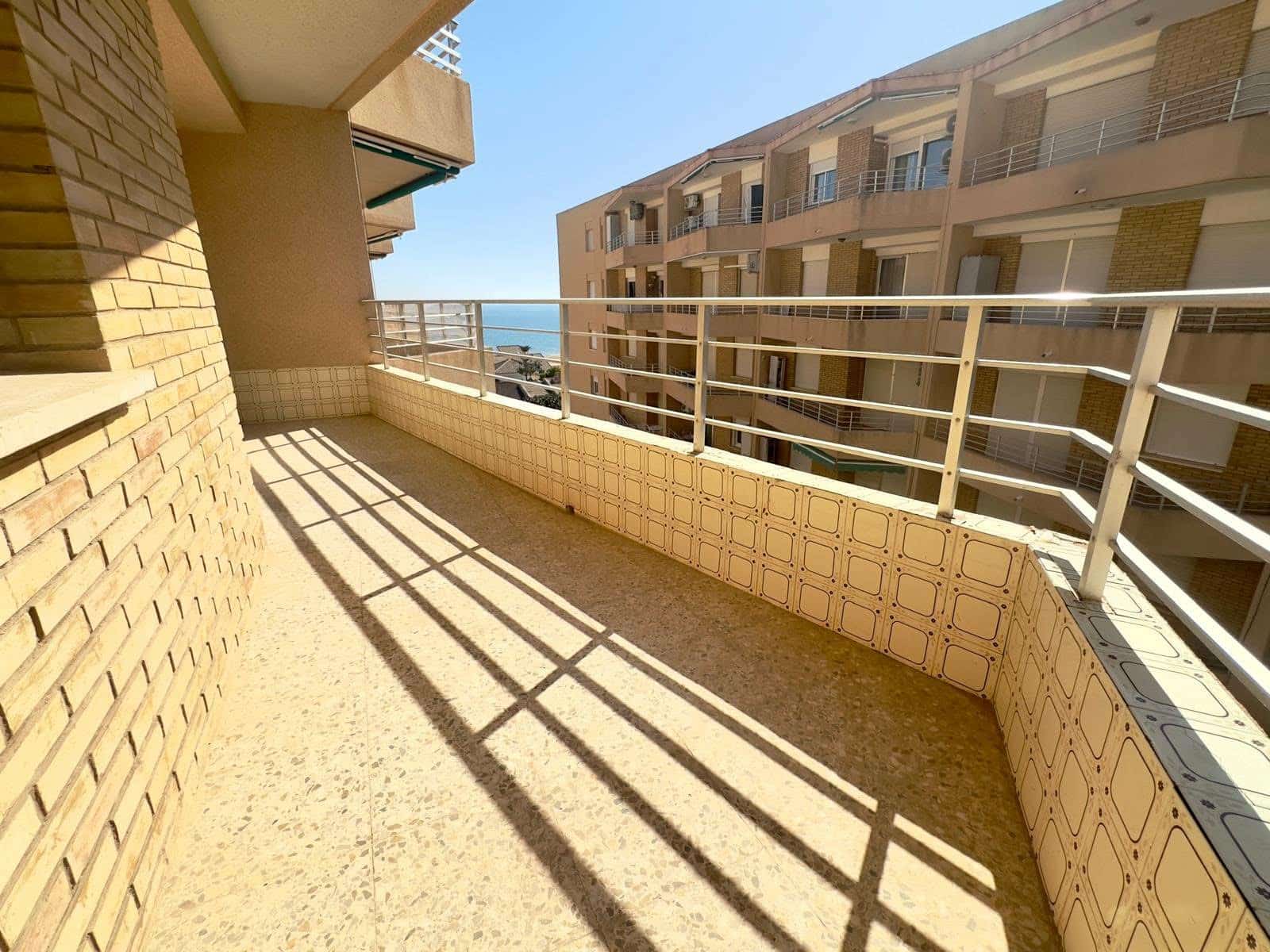 Apartamento de 2 habitaciones en Guardamar del Segura en venta - 175.000 € (Ref: 9946288)