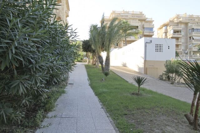 2 bedroom Apartment for sale in Guardamar del Segura with pool garage - € 230,000 (Ref: 9946289)