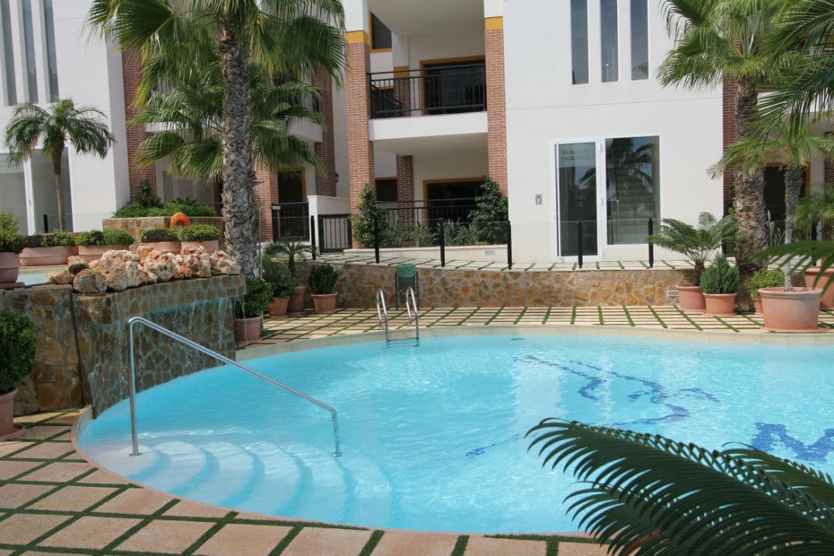 2 sovrum Lägenhet till salu i Guardamar del Segura med pool garage - 245 000 € (Ref: 9946290)