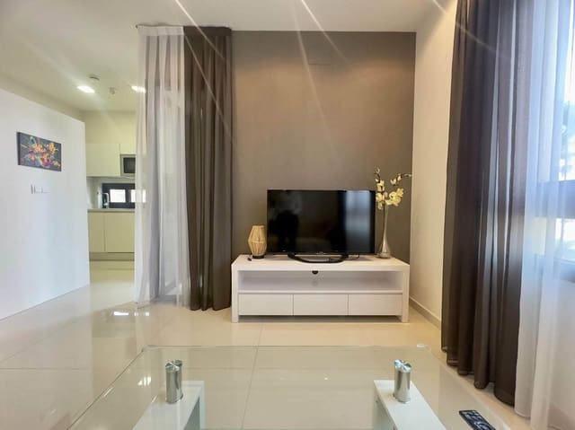 2 bedroom Apartment for sale in Guardamar del Segura with pool garage - € 245,000 (Ref: 9946290)