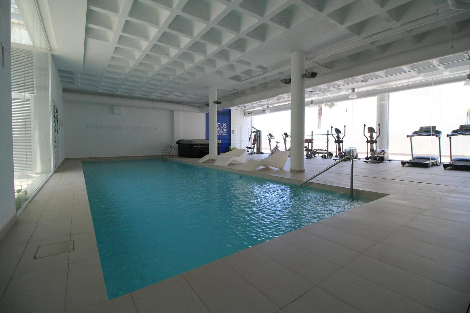 2 sovrum Lägenhet till salu i Guardamar del Segura med pool garage - 245 000 € (Ref: 9946290)