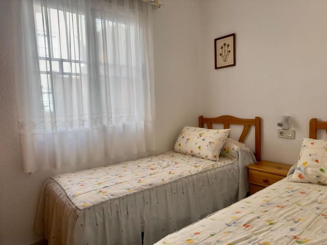2 soverom Leilighet til leie i Guardamar del Segura med svømmebasseng - € 580 (Ref: 9946291)