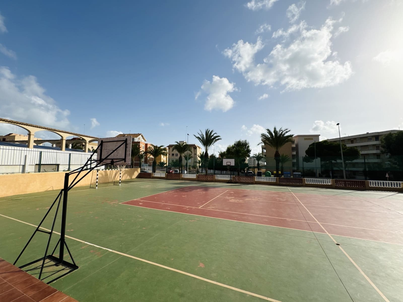 Appartement de 2 chambres à louer à Guardamar del Segura avec piscine - 580 € (Ref: 9946291)