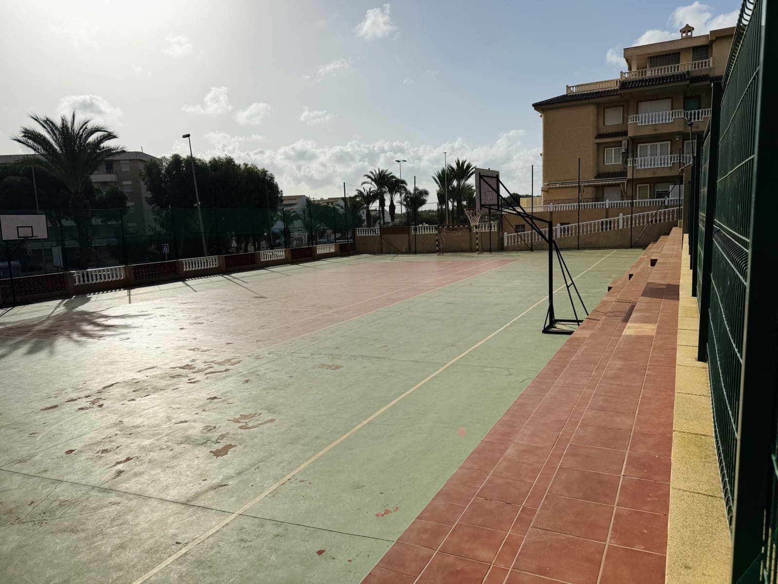 Appartement de 2 chambres à louer à Guardamar del Segura avec piscine - 580 € (Ref: 9946291)