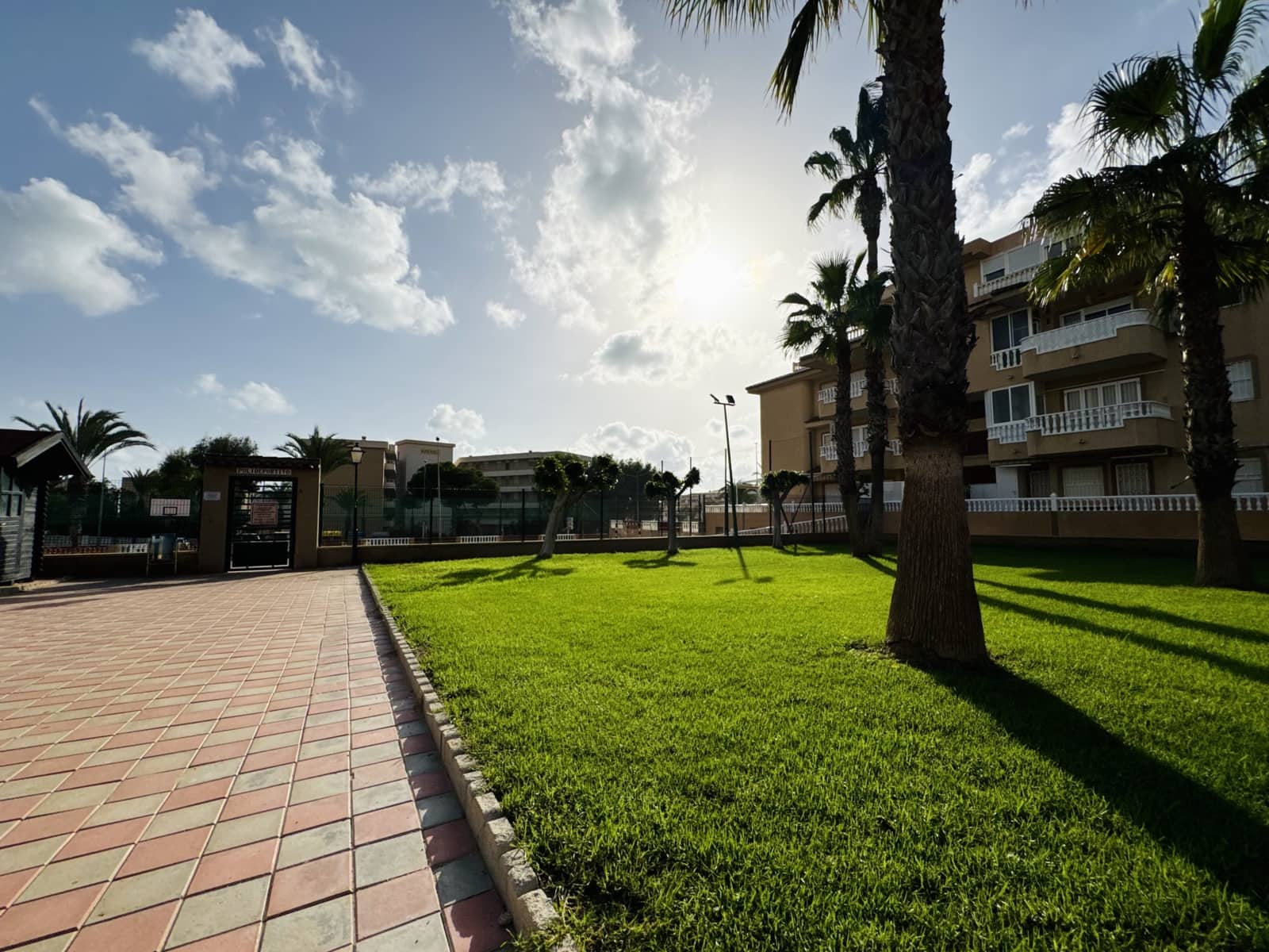 Appartement de 2 chambres à louer à Guardamar del Segura avec piscine - 580 € (Ref: 9946291)