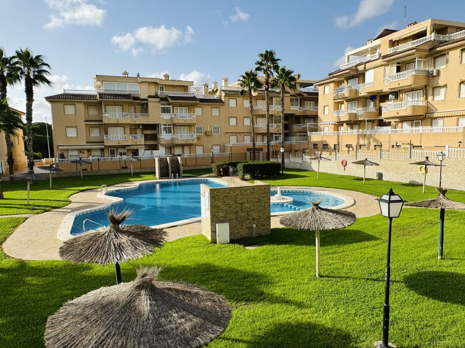 Appartement de 2 chambres à louer à Guardamar del Segura avec piscine - 580 € (Ref: 9946291)
