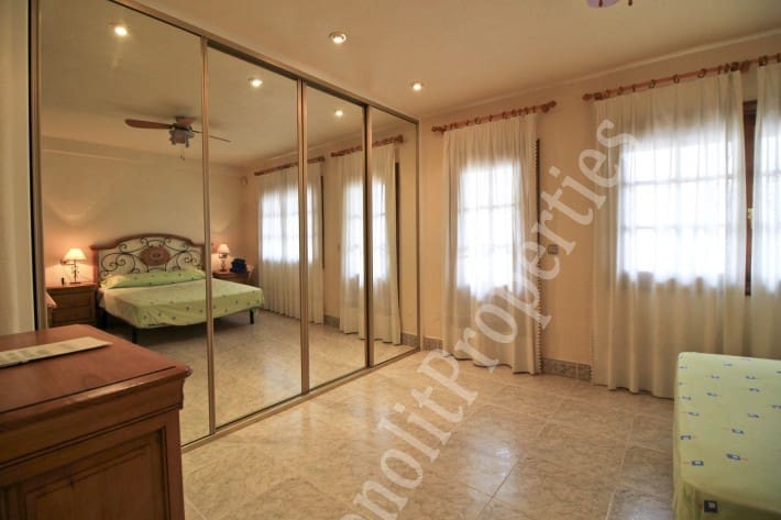 4 soverom Leilighet til leie i Guardamar del Segura med garasje - € 1 100 (Ref: 9948874)