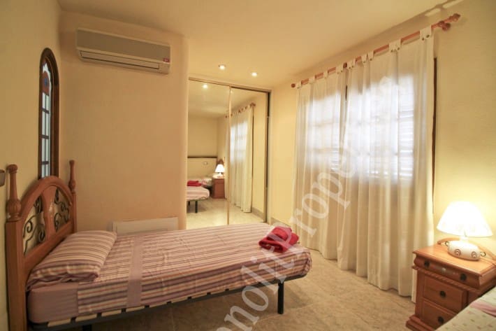 4 soverom Leilighet til leie i Guardamar del Segura med garasje - € 1 100 (Ref: 9948874)