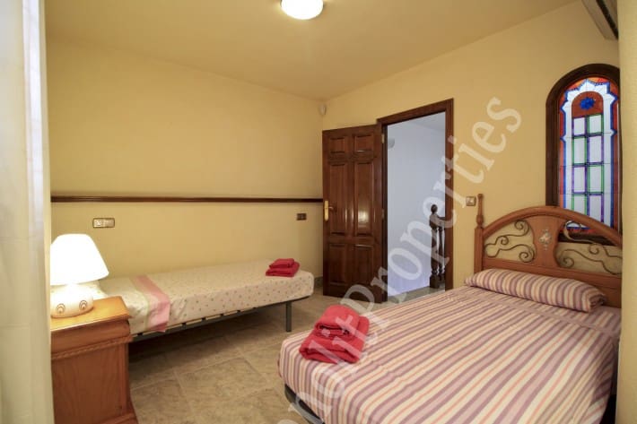 4 soverom Leilighet til leie i Guardamar del Segura med garasje - € 1 100 (Ref: 9948874)
