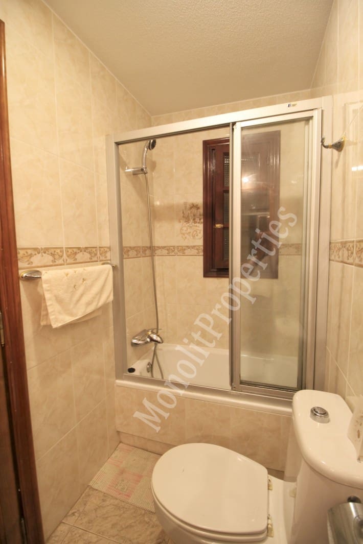 4 soverom Leilighet til leie i Guardamar del Segura med garasje - € 1 100 (Ref: 9948874)
