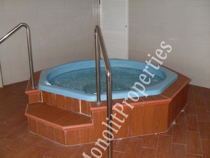 2 bedroom Apartment for rent in Guardamar del Segura with pool garage - € 1,150 (Ref: 9965917)